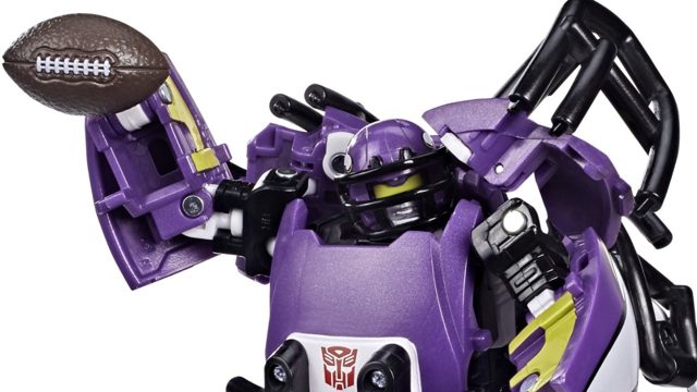 Hasbro Brings Again the Transformers x NFL Figures for Sport 2