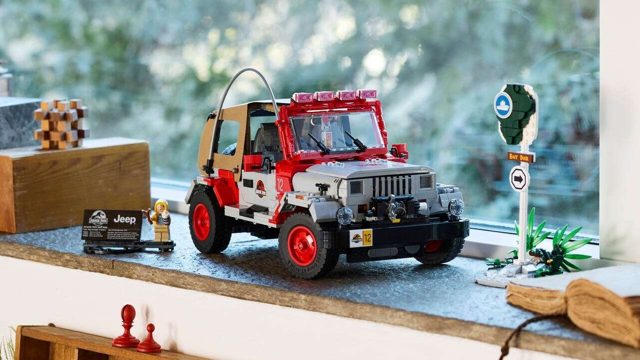 We Construct LEGO Jurassic Park Jeep Wrangler, the Most Intricate Set I’ve Ever Constructed