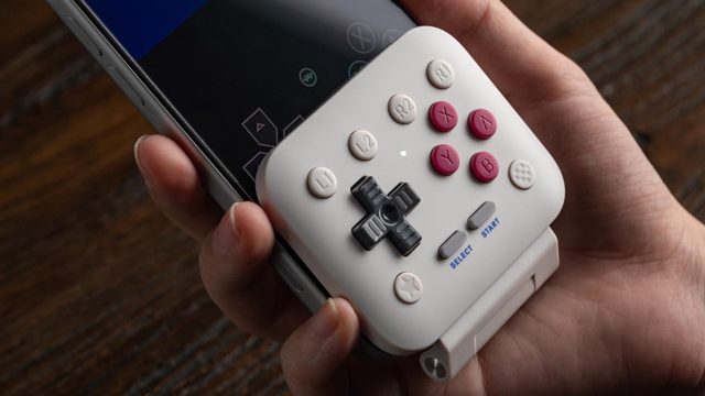 8bitdo’s Newest Cellphone Accent Is a Clip-on, Sport Boy-Like Controller